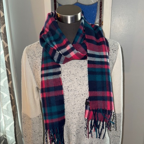 Gorgeous Plaid Cashmere Scarf - Picture 1 of 4